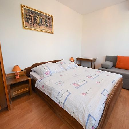 Apartment Toni Malinska Kültér fotó