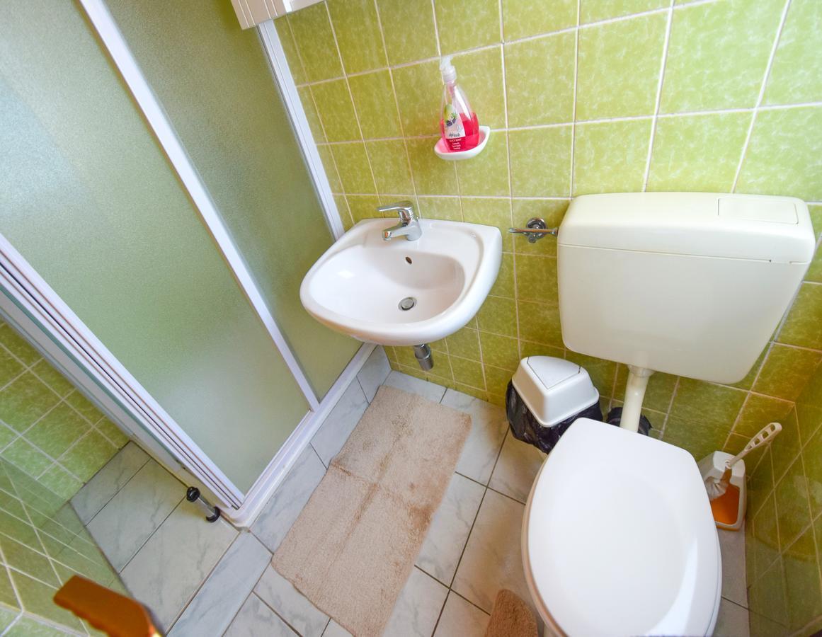Apartment Toni Malinska Kültér fotó